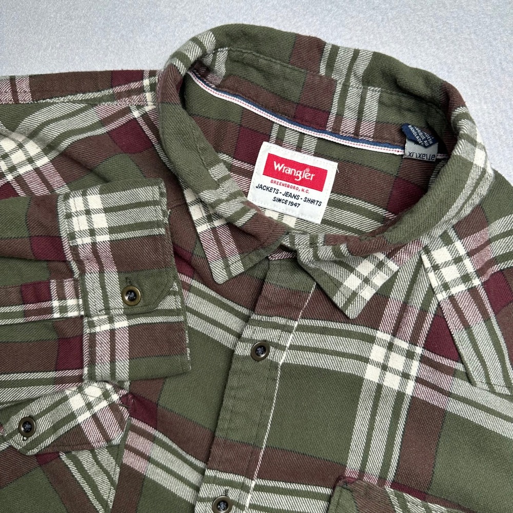Wrangler Button Down Shirt Mens XL Green Burgundy Plaid Western Long Sleeve